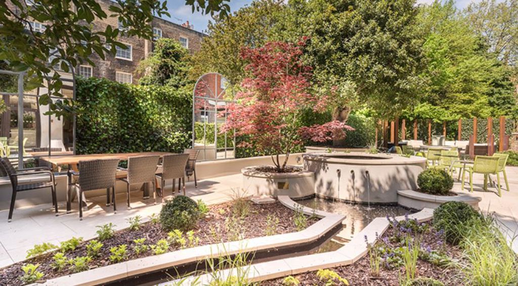 Image of bedford hotel garden