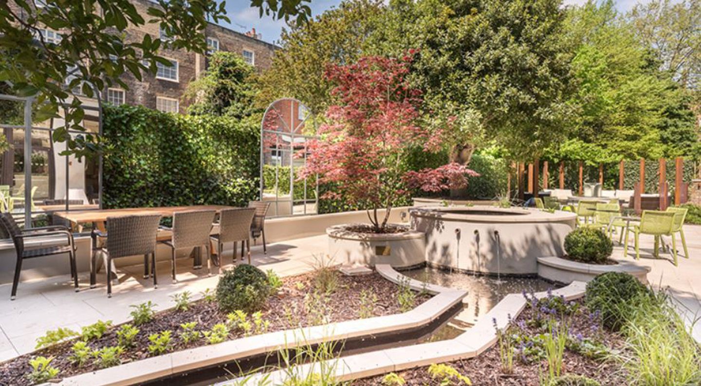 Image of bedford hotel garden