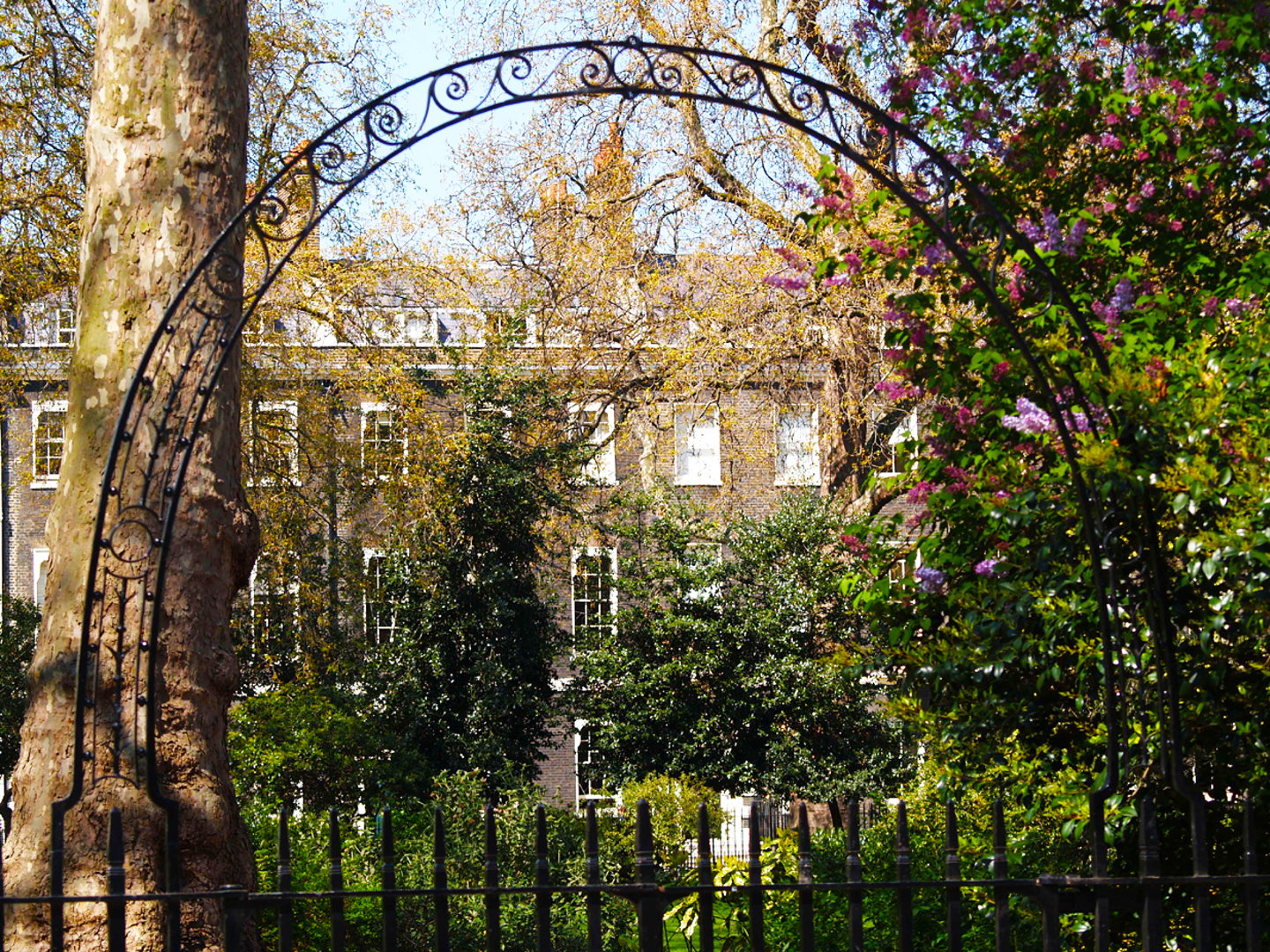Image of bedford square gardens north gate